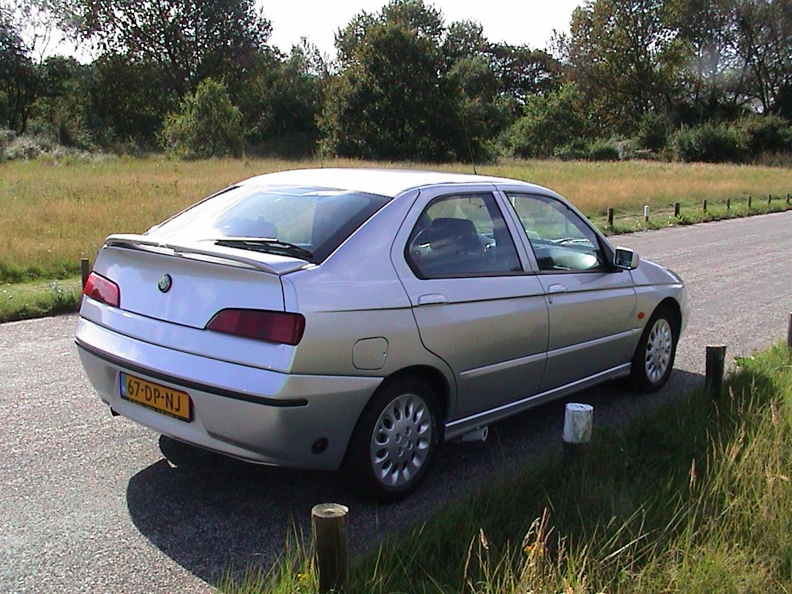 Fotky: Alfa Romeo 146 1.9 JTD (foto, obrazky)